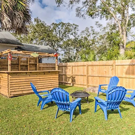 Idyllic Pensacola Home With Yard And Fire Pit!